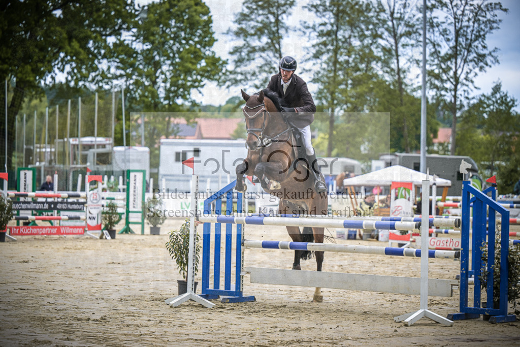 DOS_8283 | Entdecke hochwertige Reitturnierfotos von Foto Oger. Professionell, emotional und authentisch – jetzt Lieblingsmomente im Shop bestellen.Deutschlandweite Turnierfotografie. - Realisiert mit Pictrs.com
