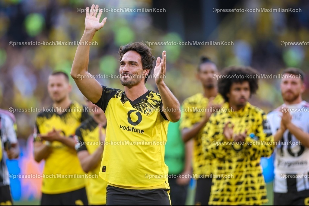 BVB10082501100 | 10.08.2025, Fußball, Borussia Dortmund - Juventus Turin, Testspiel, Signal Iduna Park, Saison 2025 2026: Verabschiedung Abschied Abschiedsspiel Mats Hummels (ehem. BVB Spieler)   DFB regulations prohibit any use of photographs as image sequences and or quasi-video.