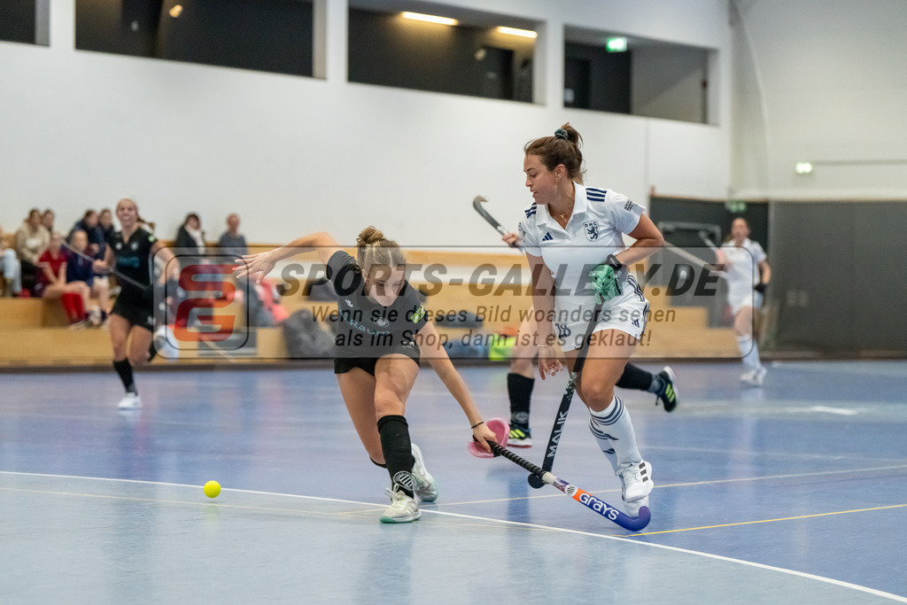 HK_20241201_109545 | 1. Bundesliga Halle Damen Düsseldorfer HC - Schwarz Weiss Köln am 1.12.2024 DHC, Düsseldorf , Tessa Schubert ( Düsseldorfer HC #28 )