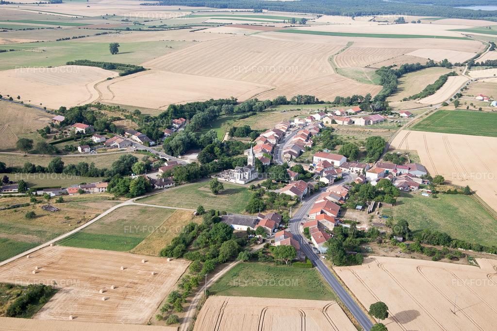 Aerial view: View of the town in Pannes in the state Meurthe et Moselle, France.Photo: IMG_083290.jpg taken on 07/12/2015 by Werner Riehm/FLY-FOTO.comResolution of the original: 5472 x 3648 px