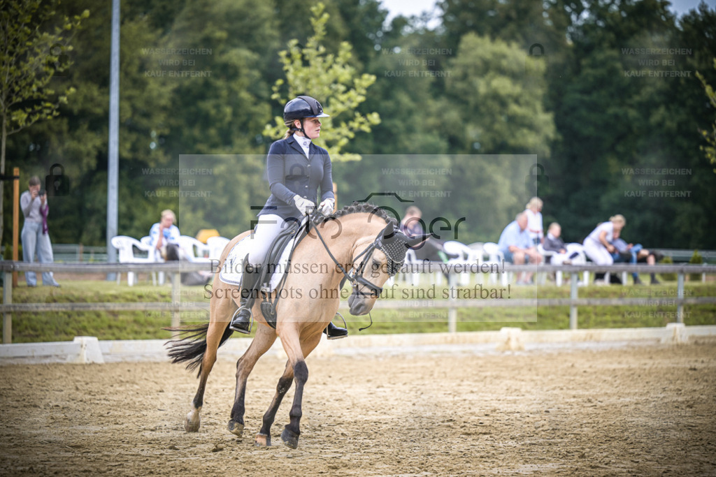 DOS_3271 | Entdecke hochwertige Reitturnierfotos von Foto Oger. Professionell, emotional und authentisch – jetzt Lieblingsmomente im Shop bestellen. - Realisiert mit Pictrs.com