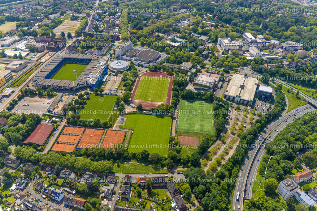 Bochum220503898 | Luftbild, Vonovia Ruhrstadion Bundesligastadion mit Trainingsplätzen und Rundsporthalle, Starlight Express Theater, Grumme, Bochum, Ruhrgebiet, Nordrhein-Westfalen, Deutschland