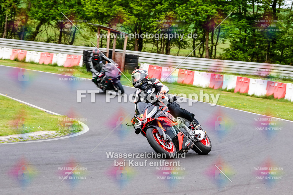 MotoTeamVBK-20137 | Hier findet Ihr Bilder von Touristenfahrten auf der Nürburgring Nordschleife oder von anderen Veranstaltungen die ich besucht habe. Viel Spass beim Durch Schauen 