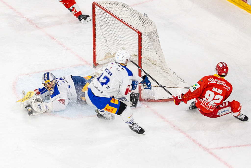 EHCB vs EVZ 20260227_WB-6976 | Sportbilder, Sportfotograf, Hochzeits- und Eventfotografin, Flugshows, Portraits und Tiershooting, Aviation, Downhill, Nationalleague, Swissleague, International