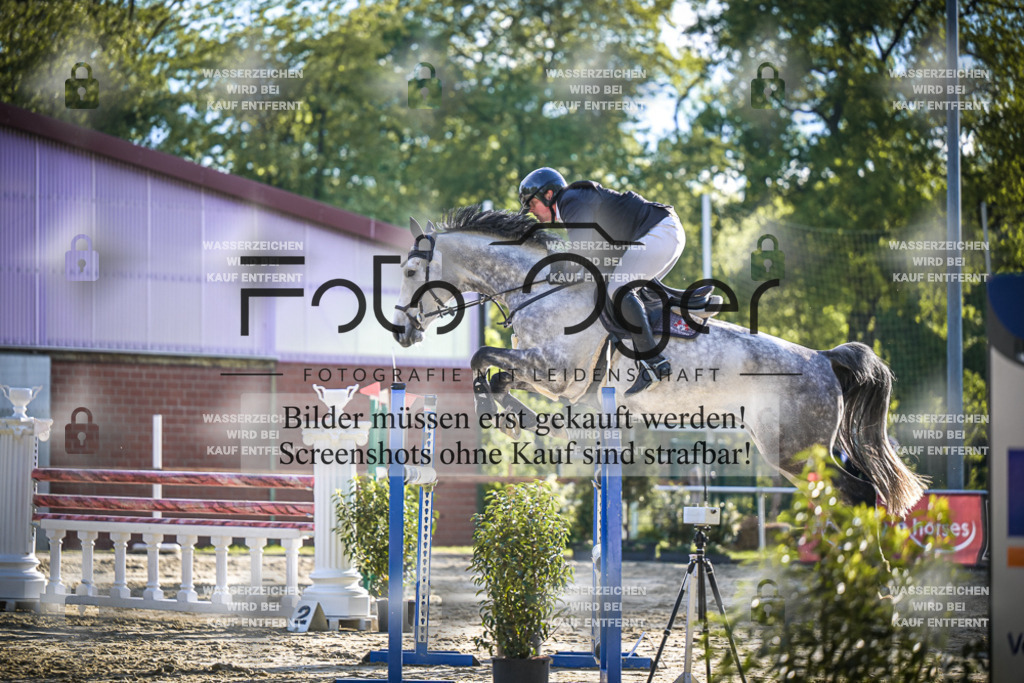DOS_4285 | Entdecke hochwertige Reitturnierfotos von Foto Oger. Professionell, emotional und authentisch – jetzt Lieblingsmomente im Shop bestellen.Deutschlandweite Turnierfotografie. - Realisiert mit Pictrs.com