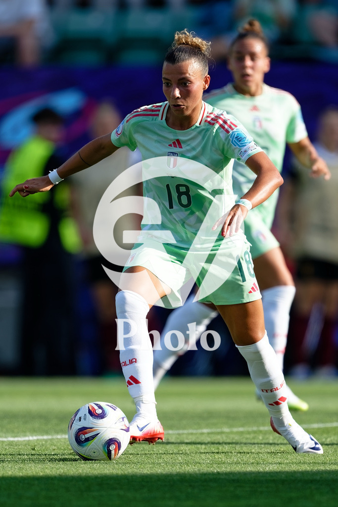 Belgium v Italy - UEFA Women's EURO 2025 Group B | SION, SWITZERLAND - JULY 3: Arianna Caruso of Italy controls the ball  during the UEFA Womens EURO 2025 Group B match between Belgium and Italy at Stade de Tourbillon on July 3, 2025 in Sion, Switzerland. (Photo by Giuseppe Velletri/Sports Press Photo/Getty Images)