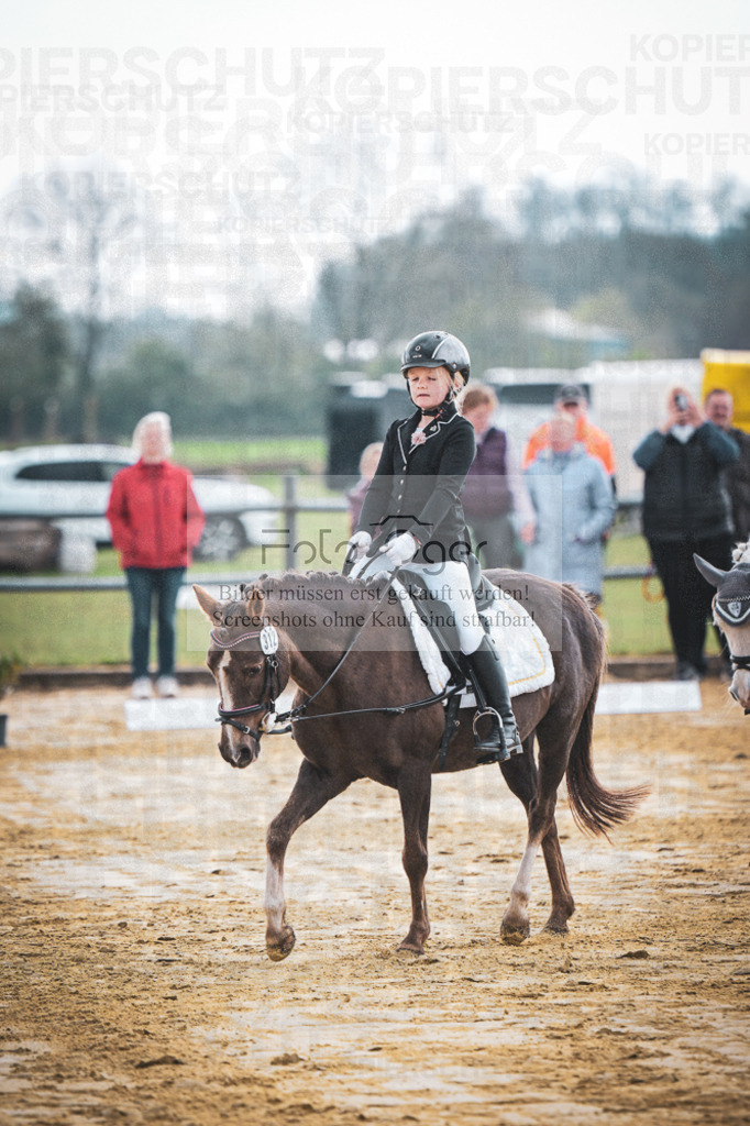 DOS_5744 | Entdecke hochwertige Reitturnierfotos von Foto Oger. Professionell, emotional und authentisch – jetzt Lieblingsmomente im Shop bestellen.Deutschlandweite Turnierfotografie. - Realisiert mit Pictrs.com