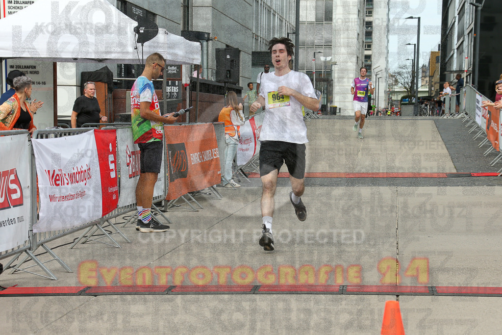 250920_1321_EX1_4124 | Sportfotografie im Rhein-Sieg Kreis, Köln, Bonn, NRW, Rheinland Pfalz, Hessen, etc. Unser Tätigkeitsfeld umfasst den Laufsport vom Volkslauf über den Marathon, Duathlon, Triathon bis zum Ultralauf wie Kölnpfad Ultra oder Schindertrail.