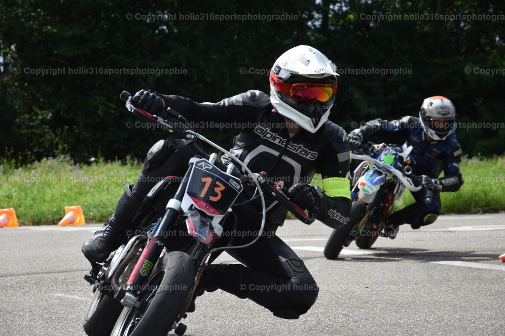 DSC_0658 | Sportfotografie , Motorsport, Motoross, Reitsport, Mointainbike, Enduro,
Landschaft , Outdoor, Eventfotografie, Landschaft, Bilder online bestellen - Realisiert mit Pictrs.com