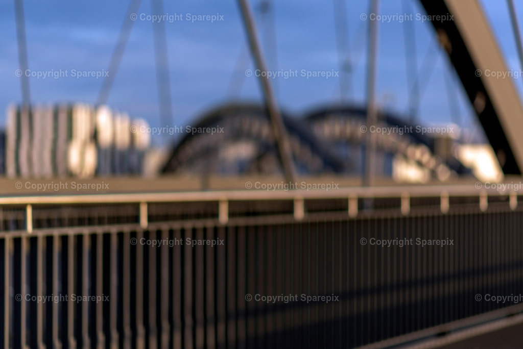 CRO_Bridges38_Bokeh | sparepix - Realisiert mit Pictrs.com