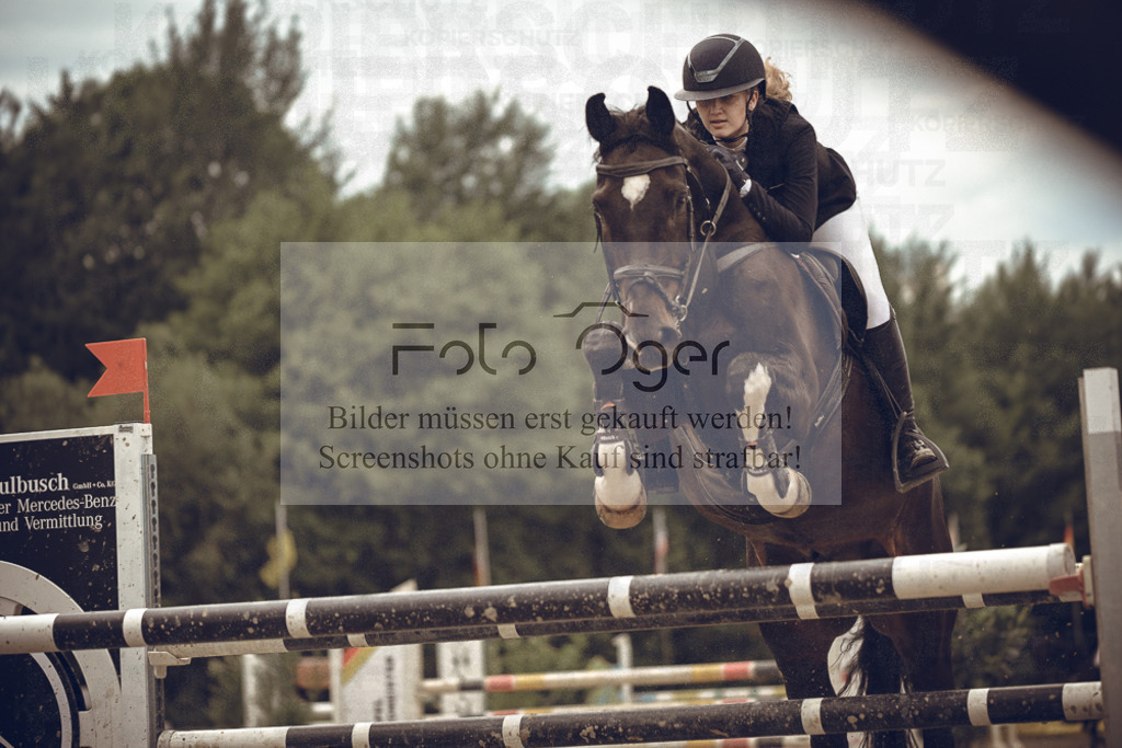 20240530-DOS_2223 | Entdecke hochwertige Reitturnierfotos von Foto Oger. Professionell, emotional und authentisch – jetzt Lieblingsmomente im Shop bestellen.Deutschlandweite Turnierfotografie. - Realisiert mit Pictrs.com