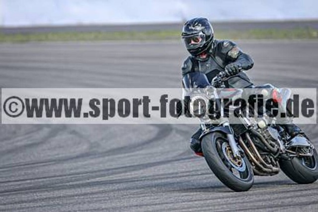 spof4885 | Professionelle Fotos von Sportveranstaltungen, aber auch Hochzeiten und anderen Events. - Realisiert mit Pictrs.com