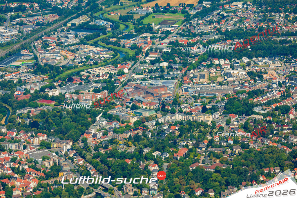 Luftaufnahme der Stadt Herford - Die Luftaufnahme wurde 2025 vom UL-Flugzeug heraus erstellt ( keine Drohne ) - Hochauflösende Luftaufnahme - für professionelle Ausdrucke geeignet. Die Geschenkidee !Hier alle&nbsp;Infos zur Lizenzierung der LuftaufnahmeWir fliegen auch dieses Jahr wieder in Ihre Region um Luftbilder zu erstellen.- Luftbild anfragen