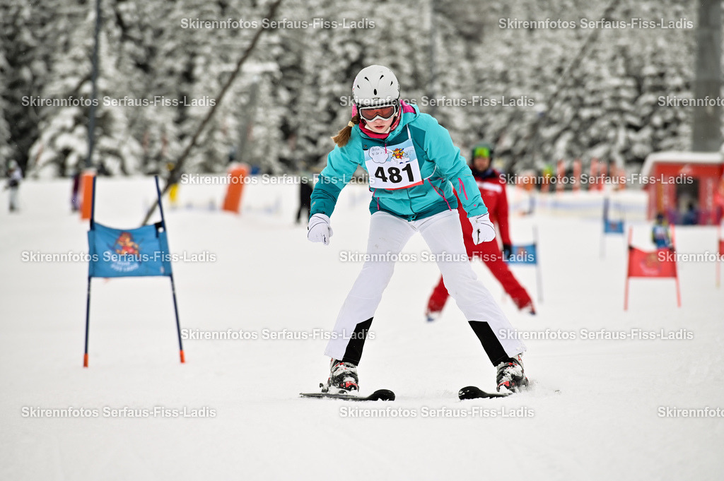 SRF_20.02.2026_0342 | Skirennfotos,Serfaus,Fiss,Ladis,Kinderskirennen,Winter,Tirol,Oberland,skirace,SFL,feelfree,weil wir's genießen,ski,Ski,skifahren,Sonnenplateau, - Realisiert mit Pictrs.com