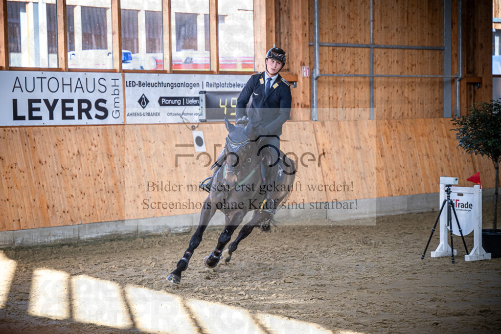 DOS_1696 | Entdecke hochwertige Reitturnierfotos von Foto Oger. Professionell, emotional und authentisch – jetzt Lieblingsmomente im Shop bestellen.Deutschlandweite Turnierfotografie. - Realisiert mit Pictrs.com
