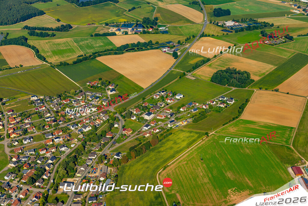 Das Luftbild zeigt :  Schmidgaden - Die Luftaufnahme wurde 2024 vom UL-Flugzeug aus erstellt ( keine Drohne ) - Hochauflösende Luftaufnahme - Für grossformatige Ausdrucke geeignet. Die Geschenkidee !Mit Lizenz und Bildrechte bestellbar