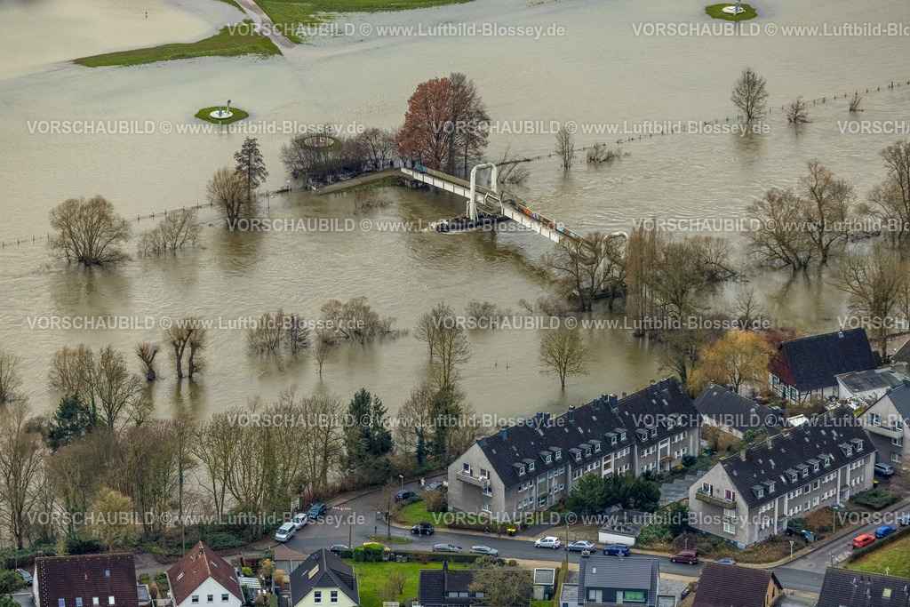 Essen231202551Ruhr | Luftbild, Ruhrhochwasser, Weihnachtshochwasser 2023, Fluss Ruhr tritt nach starken Regenfällen über die Ufer, Überschwemmungsgebiet Wassergewinnungsgebiet Horst, Horst, Essen, Ruhrgebiet, Nordrhein-Westfalen, Deutschland