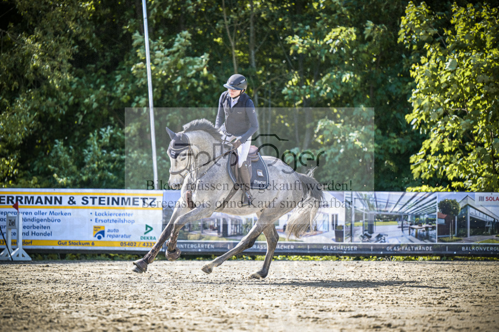 DOS_8949 | Entdecke hochwertige Reitturnierfotos von Foto Oger. Professionell, emotional und authentisch – jetzt Lieblingsmomente im Shop bestellen.Deutschlandweite Turnierfotografie. - Realisiert mit Pictrs.com