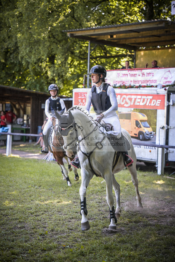 DOS_0603 | Entdecke hochwertige Reitturnierfotos von Foto Oger. Professionell, emotional und authentisch – jetzt Lieblingsmomente im Shop bestellen.Deutschlandweite Turnierfotografie. - Realisiert mit Pictrs.com