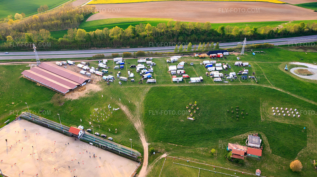 Aerial view: Equestrian tournament in the Haras De La Née in Mothern in the state Bas-Rhin, France. – Photo: IMG_078012.jpg taken on 04/24/2015 by Werner Riehm/FLY-FOTO.com – Resolution of the original: 5472 x 3053 px – Haras de la Nee équitation chevaux concours