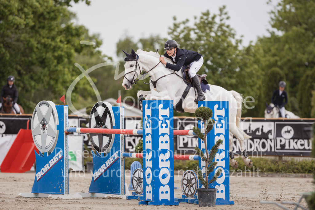 230520_MayDays_Zeit-S-296 | Deine schönsten Turniermomente als professionelle Fotos! Entdecke hochwertige Pferdesport-Fotografie im Online-Shop. Jetzt Fotos finden & bestellen!
