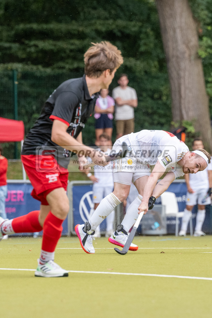 SFE_20230916_0043 | Hockey 1. Bundesliga Herren Rot-Weiss - TSV Mannheim am 16.09.2023 in Köln (KTHC Stadion Rot-Weiss Köln Tennis and Hockey Club), Photo: Stephan Fehrmann 2023 (Sports-Gallery),Christopher Rühr ( Rot-Weiss Köln #17 )