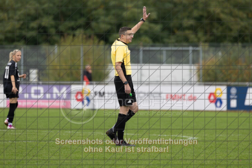 20251012_142523_1019 | #,1.FC Donzdorf (schwarz) vs. VfB Stuttgart II (rot), Fussball, Frauen-Verbandsliga Württemberg, 05. Spieltag, Saison 2025/2026, Rasenplatz Lautertal Stadion, Süßener Straße 16, 73072 Donzdorf, 12.10.2025 - 13:00 Uhr,Foto: PhotoPeet-Sportfotografie/Peter Harich