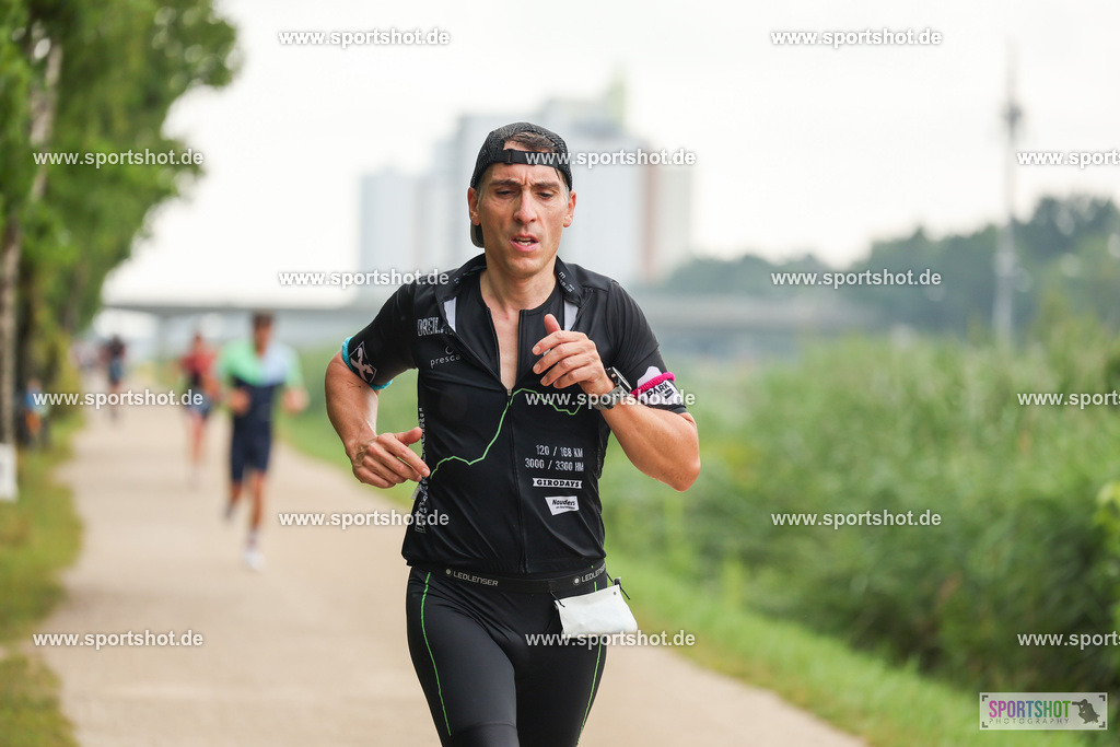 LUR_1888 | 34. M-net Erlanger Triathlon 2025 #erlangertriathlon  #mnettriathlon2025 #mnettriathlon #team #olympischedistanz #mitteldistanz #triathlon #maindonaukanal  #erlangertriathlon2025 #yourpictrs #tv1848 #tv1848erlangen  #triathlonbayern #sportinerlangen #demsportverbunden #sportshot_your_pictrs Copyright: www.sportshot.de