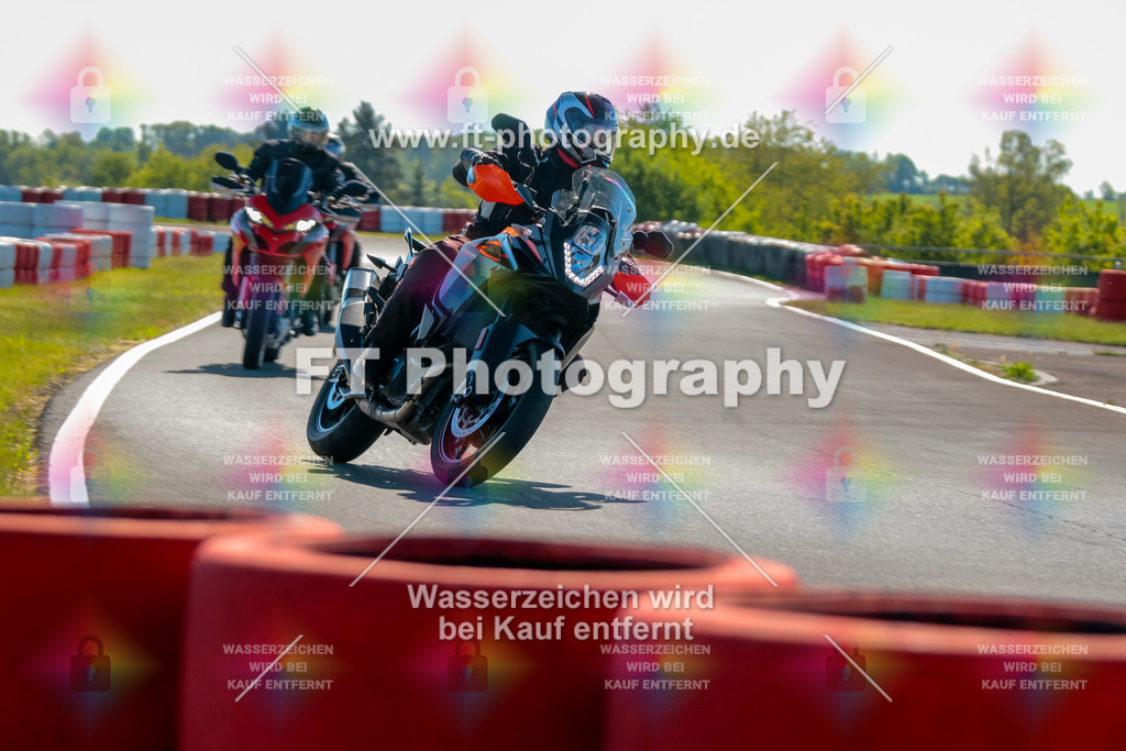 Moto-TeamOBK-21251 | Hier findet Ihr Bilder von Touristenfahrten auf der Nürburgring Nordschleife oder von anderen Veranstaltungen die ich besucht habe. Viel Spass beim Durch Schauen 