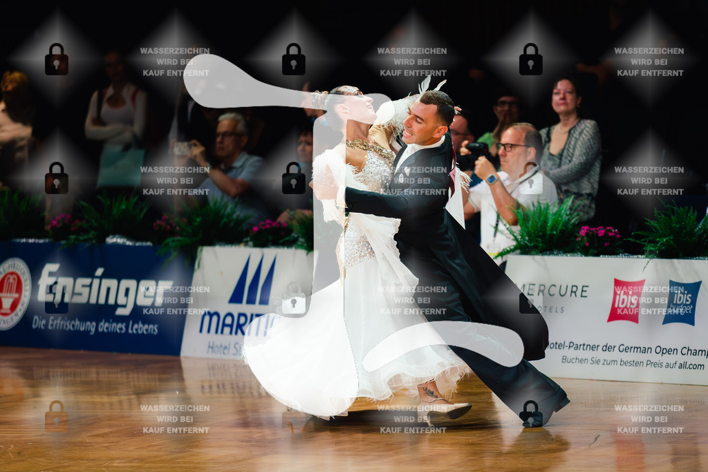 GOC 2025 - WDSF Open Standard Senior I 19th-20th (56) Giovanni Paladino _ Giovanna Panicola (Italy)-2025-08-21-9878 | Webshop for digital downloads and prints of dance sport, event & show photographer Julian Link - Realisiert mit Pictrs.com