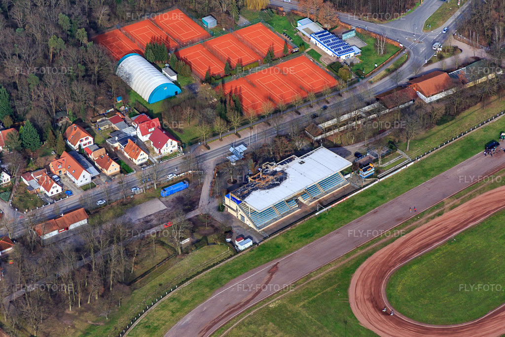 Luftbild: Speedway und Tribüne der Motorsportvereinigung Herxheim in Herxheim bei Landau im Bundesland Rheinland-Pfalz in Deutschland. Foto: IMG_086417.jpg vom 26.02.2016 durch Werner Riehm/FLY-FOTO.deSPEEDWAY.DE