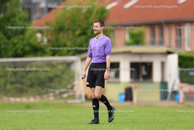 Fußball I Junioren I Kreispokal Lübeck I Finale I JSG Concordia Lübeck - TSV Siems I 09.06.2025.044 | Lukas Klingelhöfer (Schiedsrichter) - Realisiert mit Pictrs.com