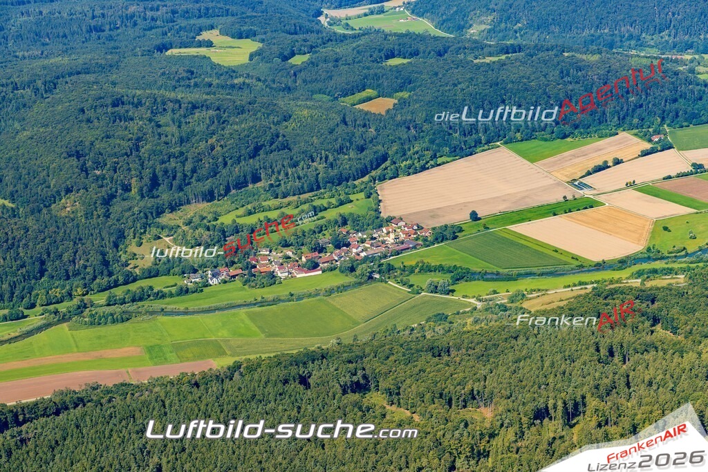 Luftaufnahme Ilbling Kinding - Die Luftaufnahme wurde 2025 vom UL-Flugzeug heraus erstellt ( keine Drohne ) - Hochauflösende Luftaufnahme - für professionelle Ausdrucke geeignet. Die Geschenkidee !Mit Lizenz und Bildrechte bestellbar