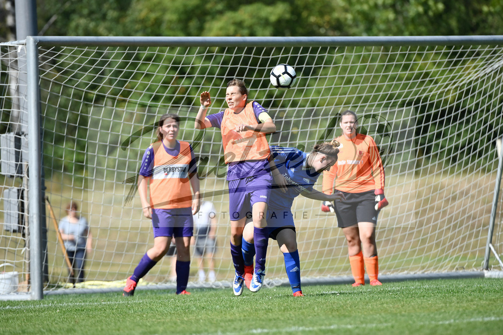 VFBGRE20200816_0034 | Fussball, Frauen:   bei dem Testspiel zwischen VfB Schinkel und TSG 07 Burg Gretesch IV auf der Sportanlage am Zuschlag am 16.08.2020 in Osnabrueck, Deutschland. - Realisiert mit Pictrs.com