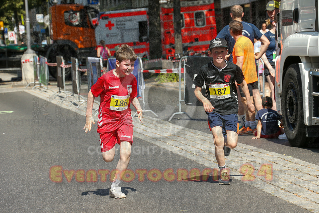 250621_1057_EX1_3194 | Sportfotografie im Rhein-Sieg Kreis, Köln, Bonn, NRW, Rheinland Pfalz, Hessen, etc. Unser Tätigkeitsfeld umfasst den Laufsport vom Volkslauf über den Marathon, Duathlon, Triathon bis zum Ultralauf wie Kölnpfad Ultra oder Schindertrail.