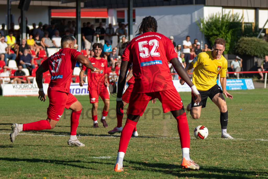 SSV Schwäbisch Hall vs. SG Sonnenhof Großaspach, Fussball, WFV-Pokal, 3. Runde, 11.08.2026 | Loris Maier (SG Sonnenhof Großaspach, #27),SSV Schwäbisch Hall vs. SG Sonnenhof Großaspach, Fussball, WFV-Pokal, 3. Runde, 11.08.2026
