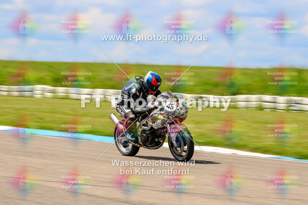 MotoTeam-0584 | Hier findet Ihr Bilder von Touristenfahrten auf der Nürburgring Nordschleife oder von anderen Veranstaltungen die ich besucht habe. Viel Spass beim Durch Schauen 