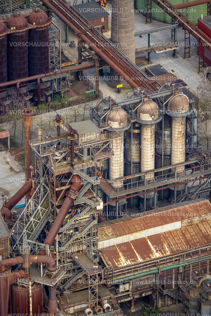 Duisburg240304806 | Luftbild, Landschaftspark Duisburg-Nord, Industrieanlage und Freizeitpark, Detailaufnamhe mit Besuchern, Obermeiderich, Duisburg, Ruhrgebiet, Nordrhein-Westfalen, Deutschland, Duisburg-N