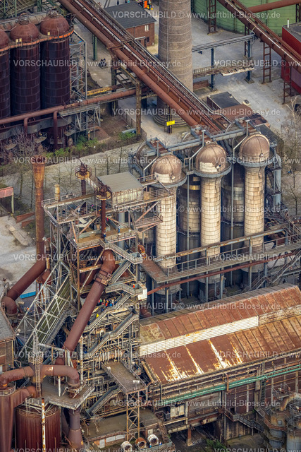 Duisburg240304806 | Luftbild, Landschaftspark Duisburg-Nord, Industrieanlage und Freizeitpark, Detailaufnamhe mit Besuchern, Obermeiderich, Duisburg, Ruhrgebiet, Nordrhein-Westfalen, Deutschland, Duisburg-N