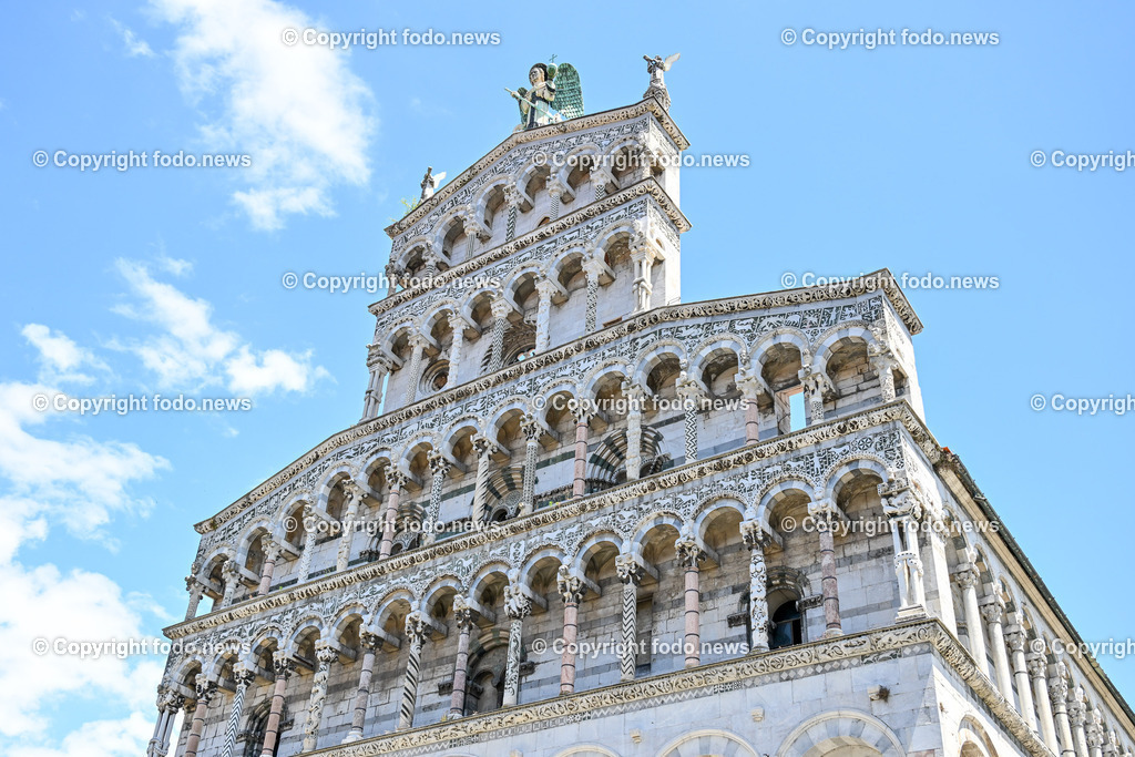 Italien_ Toscana_ Lucca_ 29.05.2024-10 | 29.05.2024, Italien, ITA, Toskana, Lucca im Bild Stadtansichten, Gebäude, Architektur, Touristen, Historisch, Souvenier, 


Lucca ist die Hauptstadt der Provinz Lucca in der Toskana. Sie liegt im Tal des Flusses Serchio etwa 20 km nordöstlich von Pisa und 20 km östlich der toskanischen Küste
Quelle: Wikipedia
