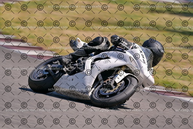 26bt05-0887 | markuskiefer.com - Realisiert mit Pictrs.com