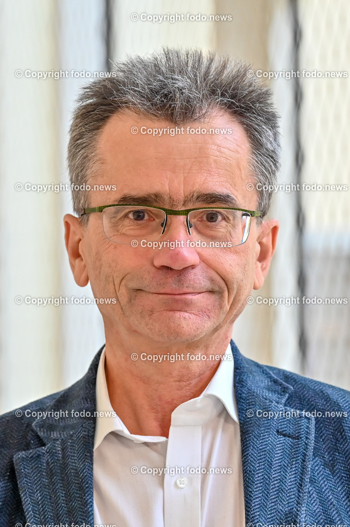 Pressekonferenz Aerztekammer für Ooe_ Neue Formen der Finanzierung im Gesundheitssystem_ 03.01.2023-27 | 03.01.2023, Presseclub Linz, AUT, Pressekonferenz Aerztekammer für Ooe, Neue Formen der Finanzierung im Gesundheitssystem, im Bild Peter Niedermoser (Praesident der Ooe-Aerztekammer)