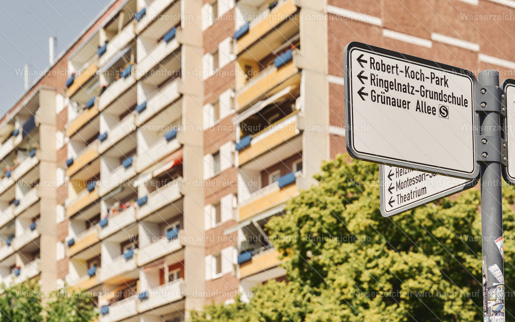 Leipzig Grünau WK2 Grünauer Allee (Sommer 2025) | Leipzig Grünau WK2 Grünauer Allee (Sommer 2025) - Realisiert mit Pictrs.com