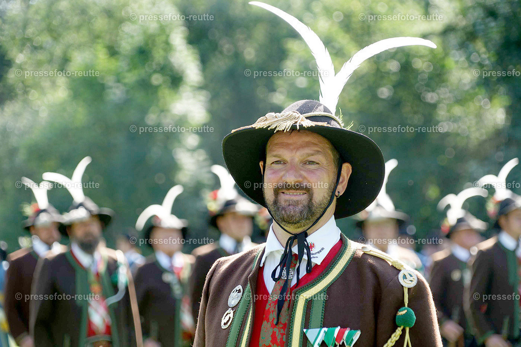 a-news-2023-Juli23-Regimentsschuetzenfest-Steeg-Feldmesse-DSC07031 | Info aus dem Bezirk Reutte/Ausserfern Tirol sowie eine umfangreiche Bilddatenbank über die gesamte Region: Lechtal, Talkessel Reutte, Tannheimertal, Zwischentoren. Lech, Plansee, Zugspitze, Grenztunnel, B179, Fernpassstraße, Verkehr, Lawinen, Tradition, - Realisiert mit Pictrs.com