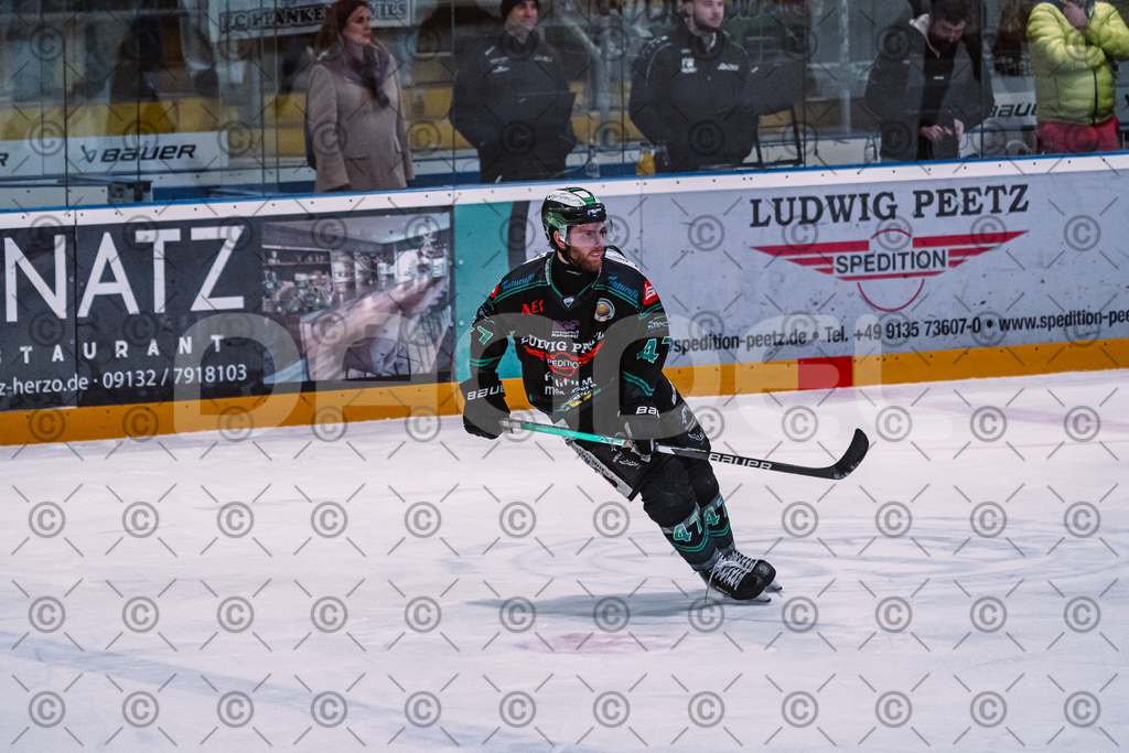 Alligators_vs_Hannover_PO_10_03_2026-15 | Höchstadt Alligators Fotogalerie: Eishockey-Action aus Franken. Professionelle Spielfotos, Portraits & Stadionbilder zum Download. Jetzt entdecken! - Realisiert mit Pictrs.com