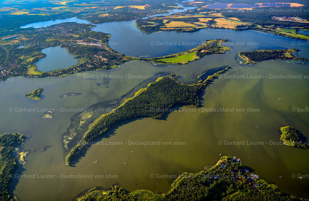 3638457 | NEUENDORF 25.08.2016 Uferbereichs- Landschaft am Gebiet der Seenkette Breitlingsee mit Möserscher See und Plauer See in Neuendorf Löwenberger Land im Bundesland Brandenburg, Deutschland. // Waterfront landscape on the lake Breitlingsee with Moeserscher See and Plauer See in Neuendorf Loewenberger Land in the state Brandenburg, Germany. Foto: Gerhard Launer