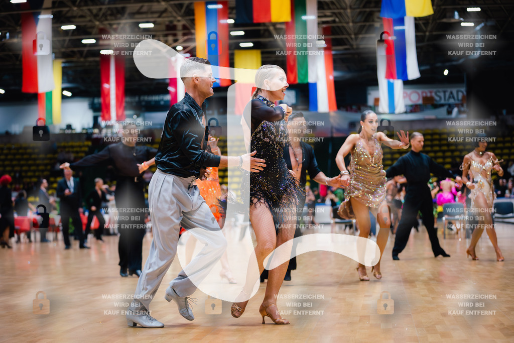 Hessen Tanzt WDSF Open Senior I Latin 7th (219) Thomas Lennefer _ Rosina Witzsche (Blau-Silber Tanzsportclub Berlin)-2025-05-17-2285 | Webshop for digital downloads and prints of dance sport, event & show photographer Julian Link - Realisiert mit Pictrs.com