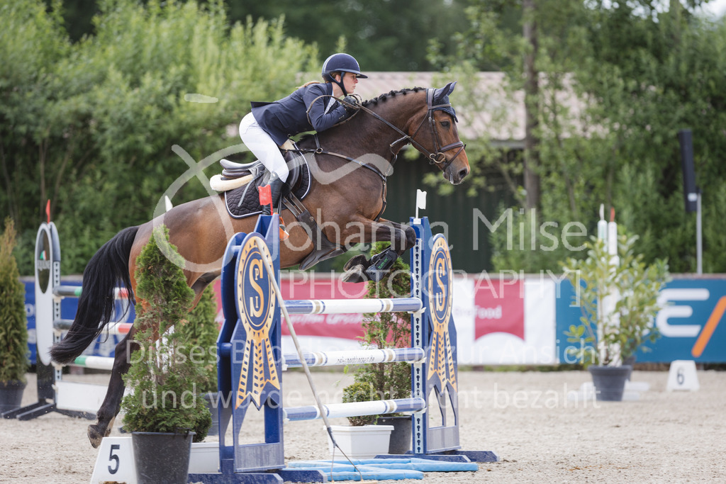 220614_Mühlen_SprPfM-624 | Late Entry Mühlen
Springprüfung Kl.M* 6-8j. Pferde gl. Einlaufprüfung für 6j. Pferde
14.06.2022