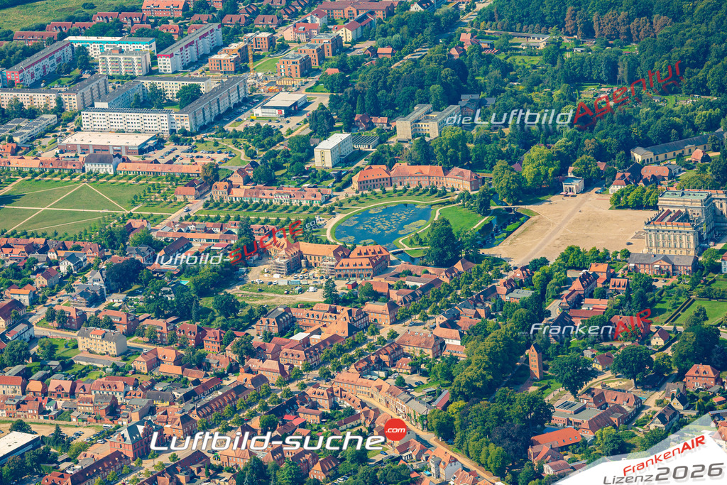 Luftaufnahme Am Bassin Ludwigslust - Die Luftaufnahme wurde 2025 vom UL-Flugzeug heraus erstellt ( ohne Drohne ) - Hochauflösende Luftaufnahme - für professionelle Ausdrucke geeignet. Die Geschenkidee !Mit Lizenz und Bildrechte bestellbar