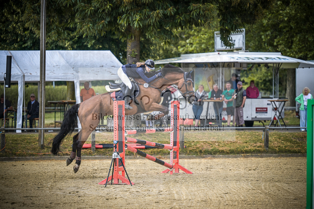 DOS_3252 | Entdecke hochwertige Reitturnierfotos von Foto Oger. Professionell, emotional und authentisch – jetzt Lieblingsmomente im Shop bestellen.Deutschlandweite Turnierfotografie. - Realisiert mit Pictrs.com